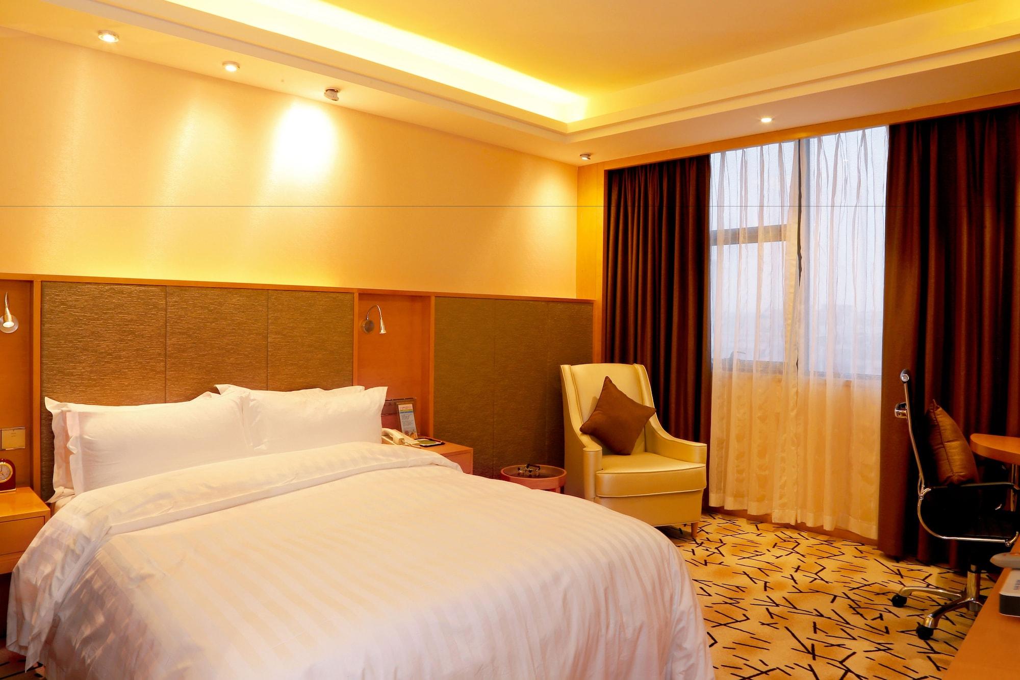 Golden City Hotel 포산 시 외부 사진