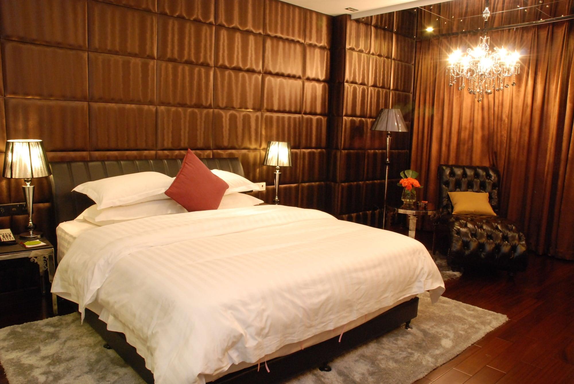 Golden City Hotel 포산 시 외부 사진