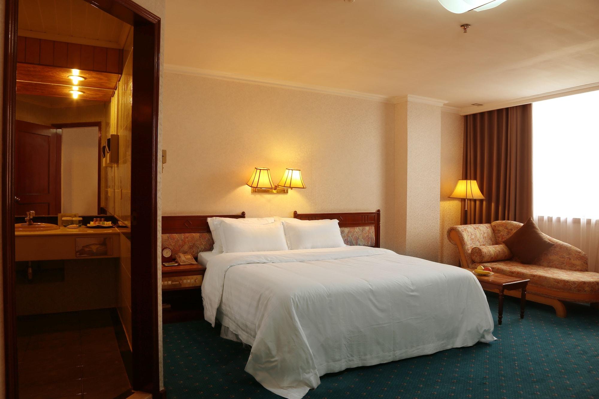 Golden City Hotel 포산 시 외부 사진