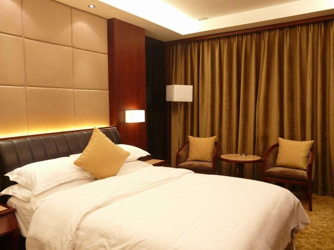 Golden City Hotel 포산 시 외부 사진