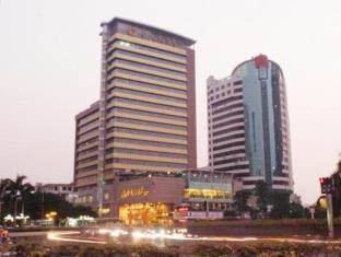 Golden City Hotel 포산 시 외부 사진