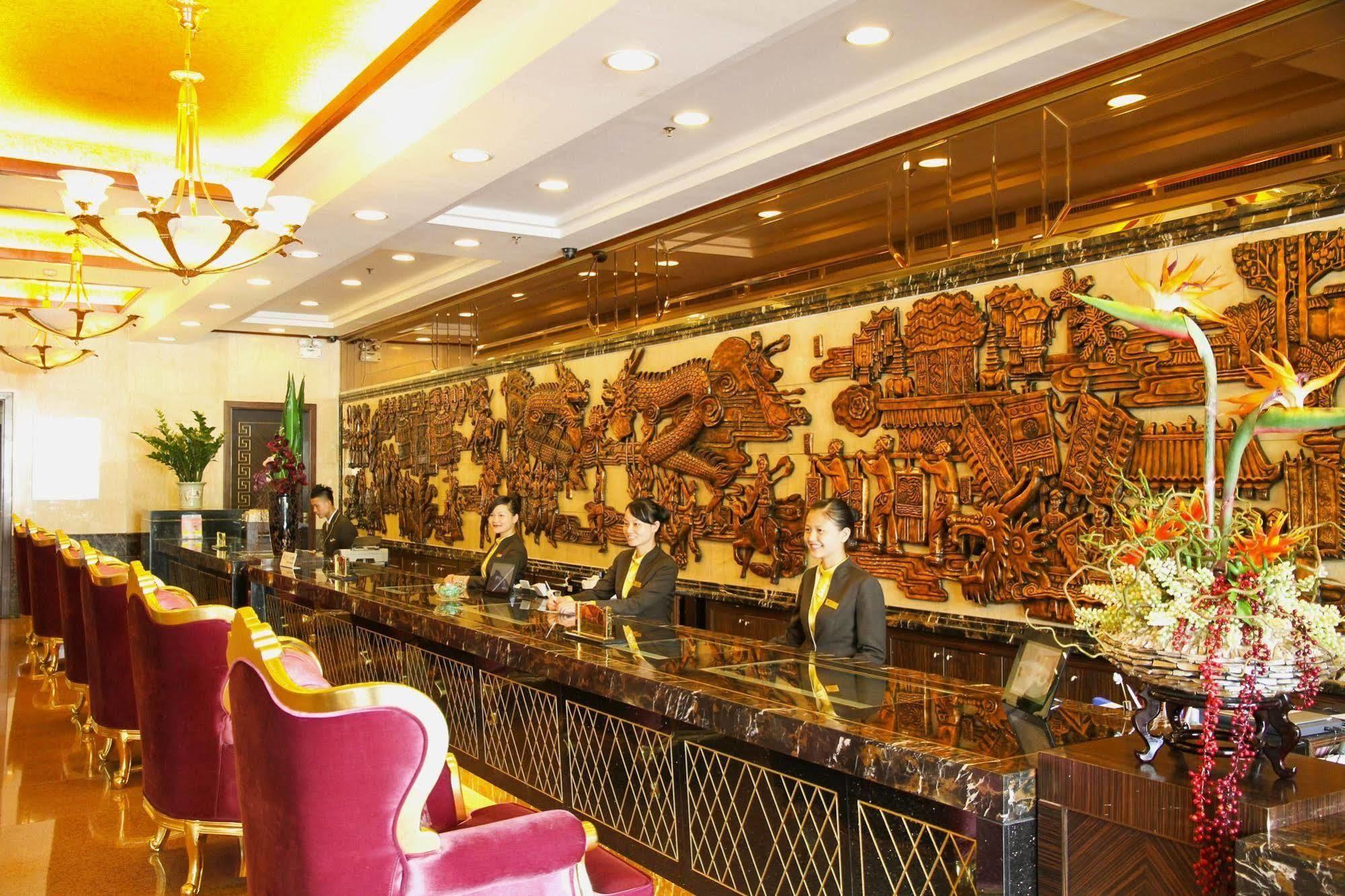 Golden City Hotel 포산 시 외부 사진